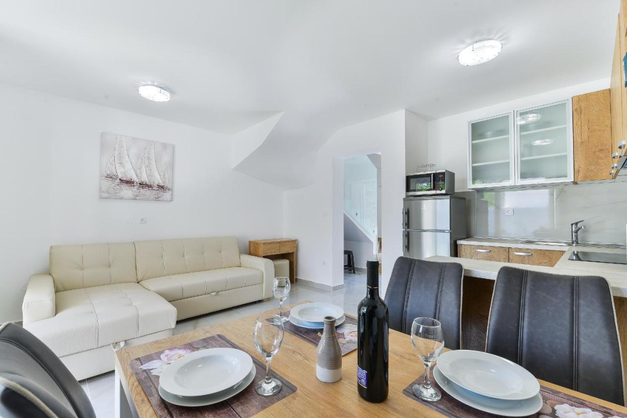 Cascada Villas With Private Jacuzzi And Private Parking Starigrad Paklenica Exterior foto